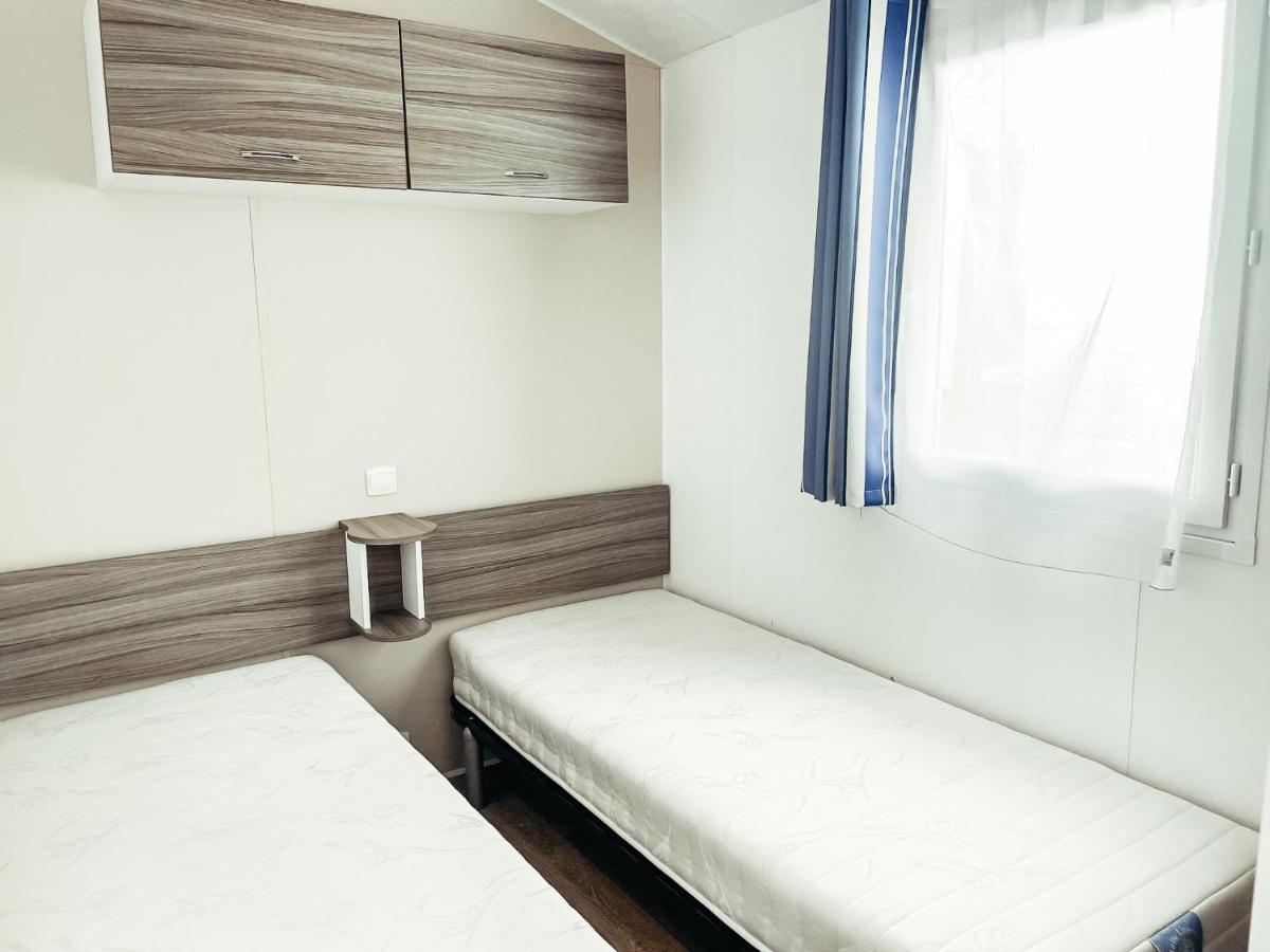3 Bedroom Chalets Camping Lei Suves - Joycasa Roquebrune-sur Argens Ngoại thất bức ảnh