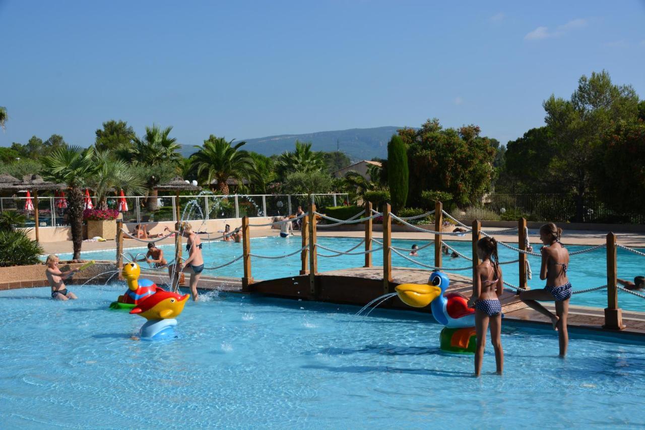 3 Bedroom Chalets Camping Lei Suves - Joycasa Roquebrune-sur Argens Ngoại thất bức ảnh