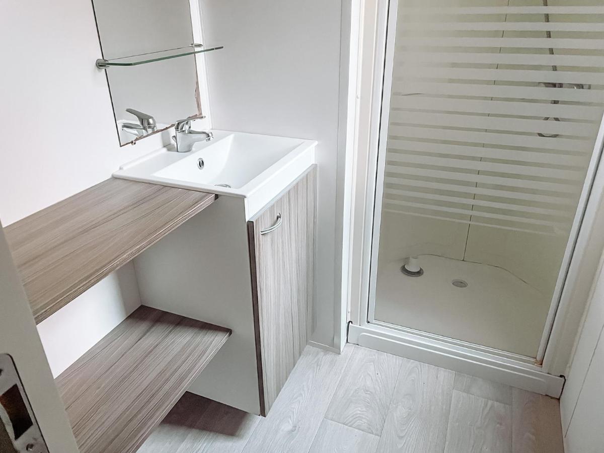 3 Bedroom Chalets Camping Lei Suves - Joycasa Roquebrune-sur Argens Ngoại thất bức ảnh