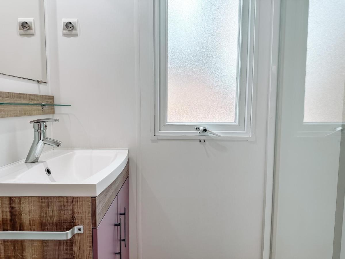 3 Bedroom Chalets Camping Lei Suves - Joycasa Roquebrune-sur Argens Ngoại thất bức ảnh
