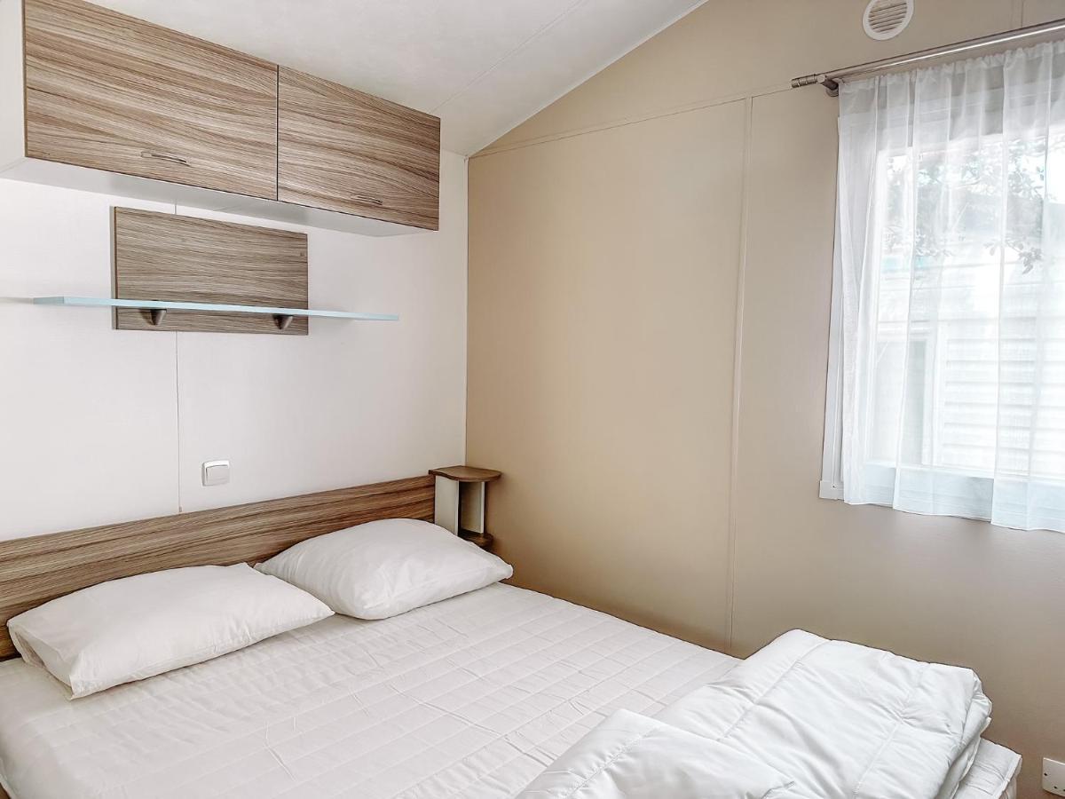 3 Bedroom Chalets Camping Lei Suves - Joycasa Roquebrune-sur Argens Ngoại thất bức ảnh